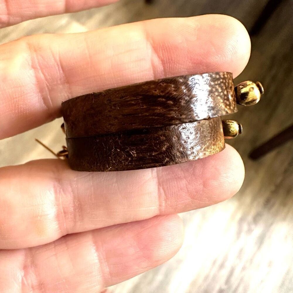 Wood circle drop earrings - Picture 4 of 7